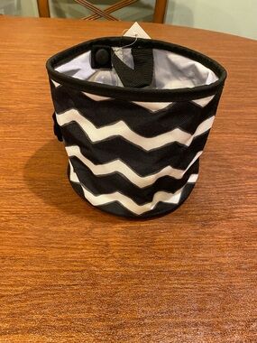 Thirty one oh snap bin black chevron